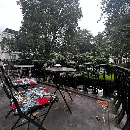 Hyde Park Studio Has Private Balcony With Tranquil Garden View London Kültér fotó