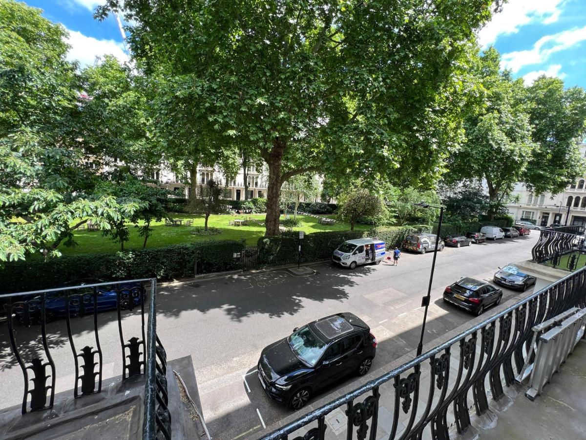 Hyde Park Studio Has Private Balcony With Tranquil Garden View London Kültér fotó
