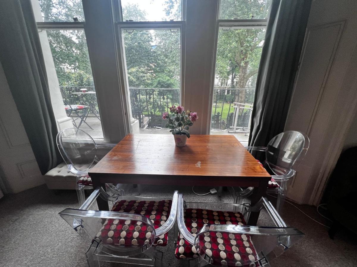 Hyde Park Studio Has Private Balcony With Tranquil Garden View London Kültér fotó