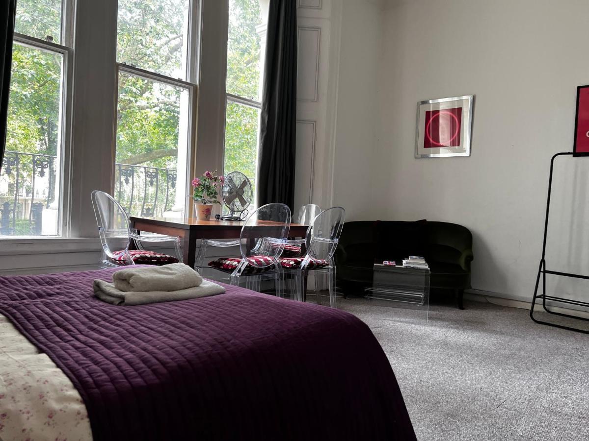 Hyde Park Studio Has Private Balcony With Tranquil Garden View London Kültér fotó