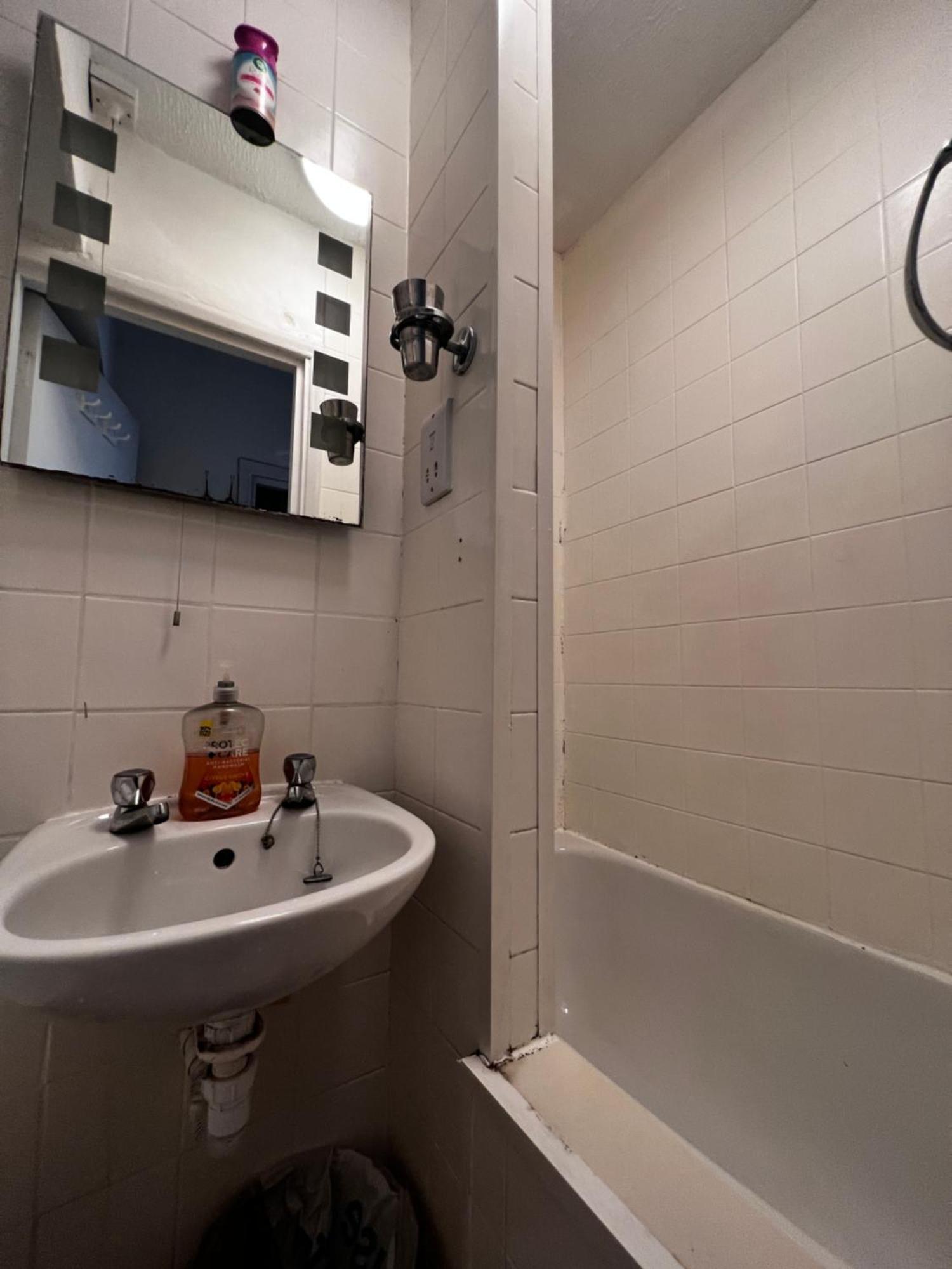 Hyde Park Studio Has Private Balcony With Tranquil Garden View London Kültér fotó