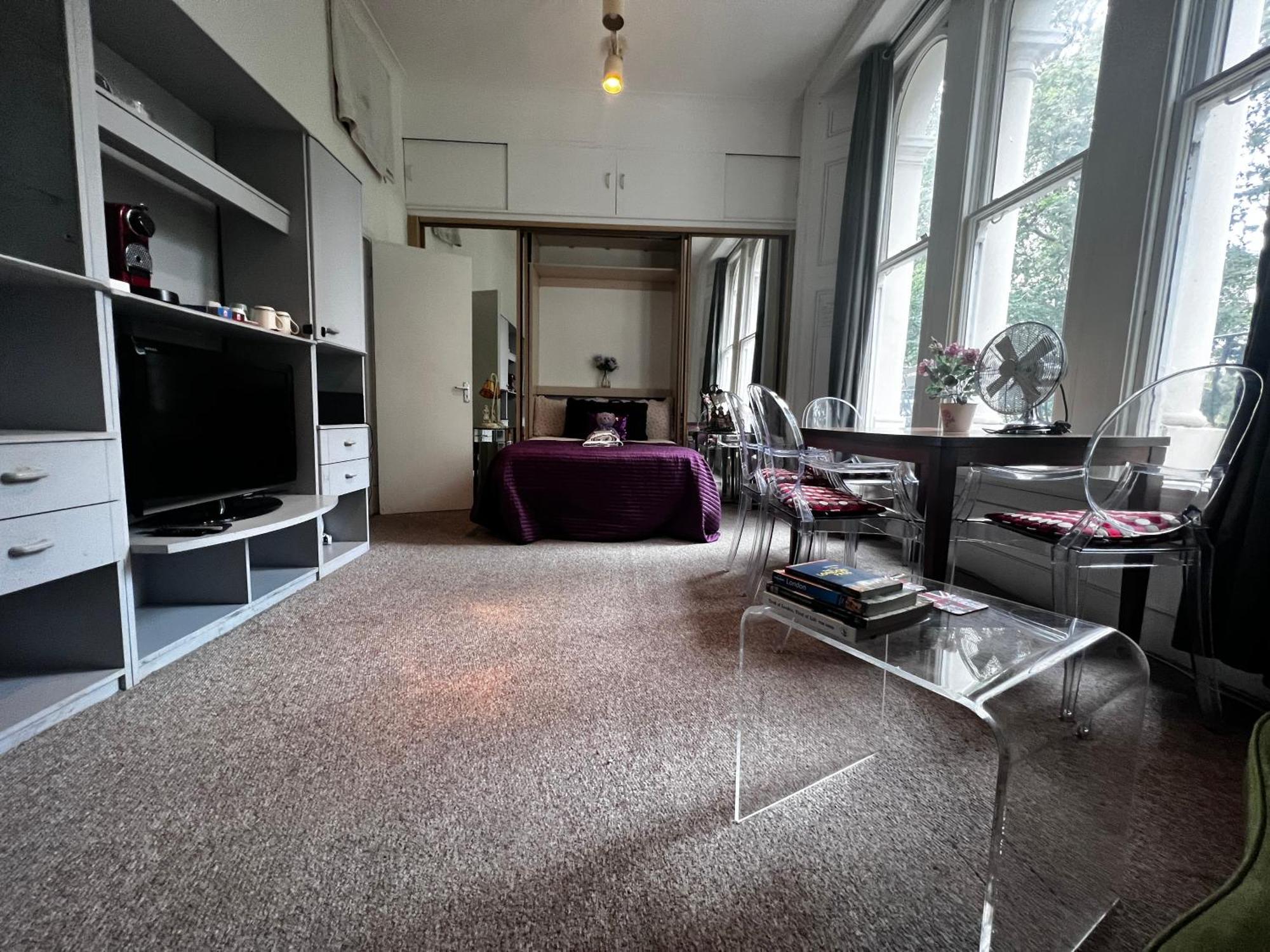 Hyde Park Studio Has Private Balcony With Tranquil Garden View London Kültér fotó
